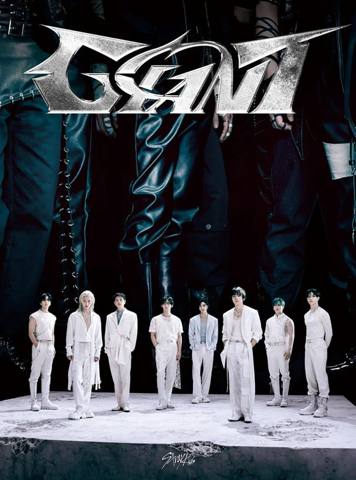 Stray Kids – GIANT (Regular Edition)